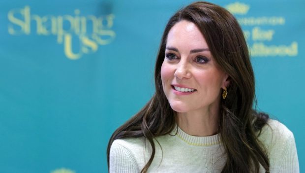 Piesa vestimentară pe care Kate Middleton o are în garderobă de peste 10 ani. Prințesa de Wales a purtat-o din nou
