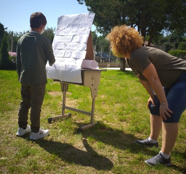 Profesoară din Cluj care de 20 de ani lucrează cu copii vulnerabili: „Școala românească nu e făcută pentru copii, ci pentru fală”