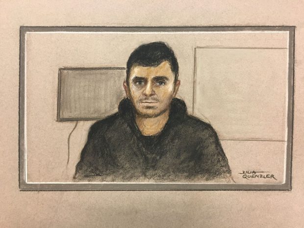 Bărbatul arestat în curtea Castelului Windsor a recunoscut în instanță că a vrut s-o atace pe regina Elisabeta a II-a cu o arbaletă