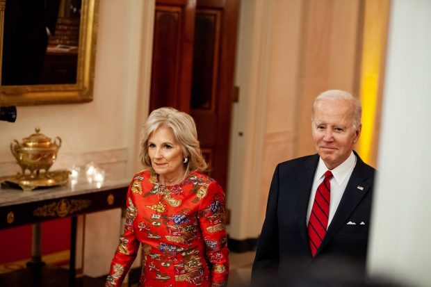 Jill Biden dezvăluie că a aflat despre călătoria lui Joe Biden la Kiev chiar înainte de a pleca. „I-am întrebat: «Ce? Te duci unde?»”