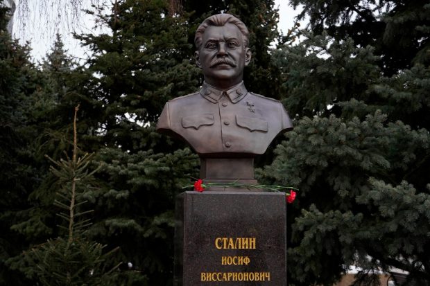 O statuie a lui Iosif Stalin, inaugurată la Volgograd cu o zi înainte de sosirea lui Putin la festivitățile dedicate bătăliei de la Stalingrad