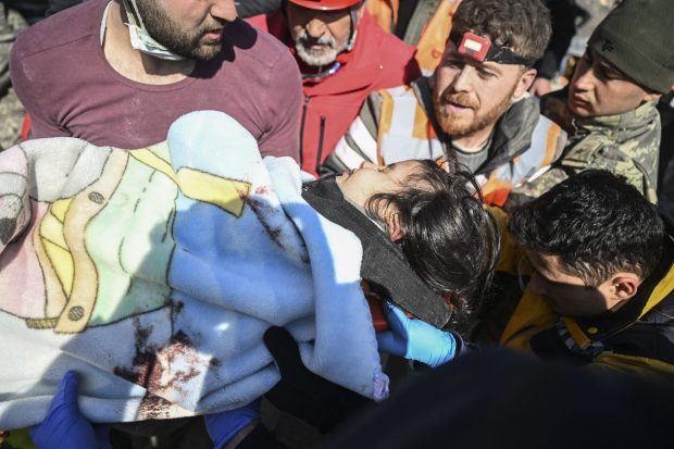 Zeynep a fost salvată după 103 de ore sub dărâmături, în Turcia. Cei trei copii și soțul ei, găsiți fără suflare, lângă ea