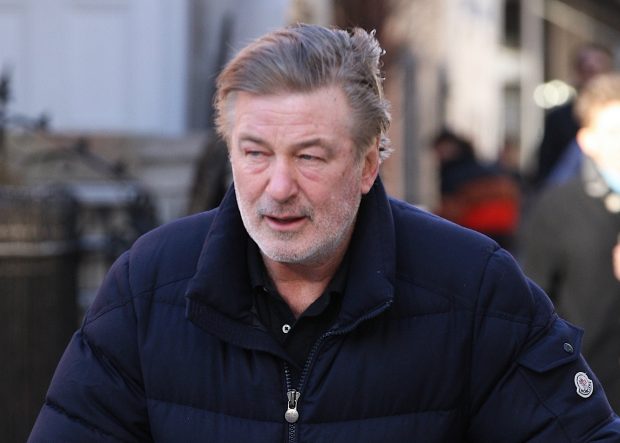 Alec Baldwin ar putea face un an și jumătate de închisoare, în loc de 5 ani. Procurorii au renunțat la circumstanța agravantă