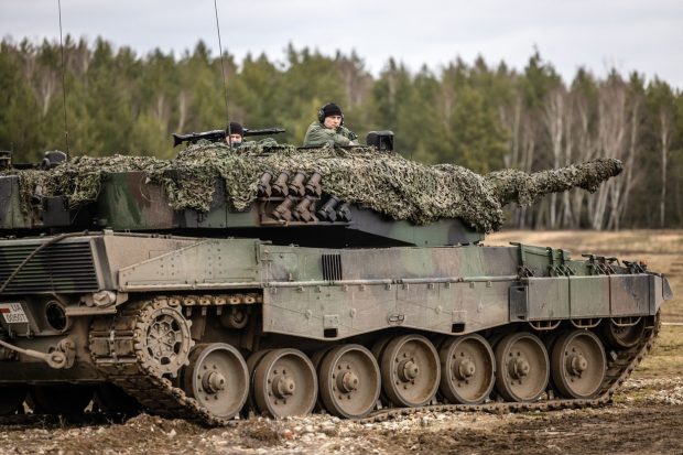 Primele tancuri Leopard poloneze au ajuns deja în Ucraina, anunță președintele Andrzej Duda