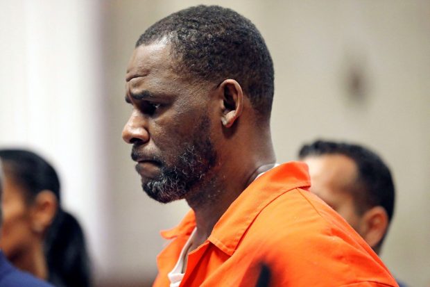 R. Kelly a fost condamnat la încă 20 de ani la închisoare, într-un dosar de pornografie infantilă. Cât va ispăși din pedeapsă