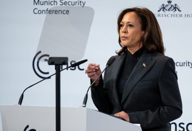 Kamala Harris: SUA au stabilit oficial că Rusia a comis crime împotriva umanității în Ucraina