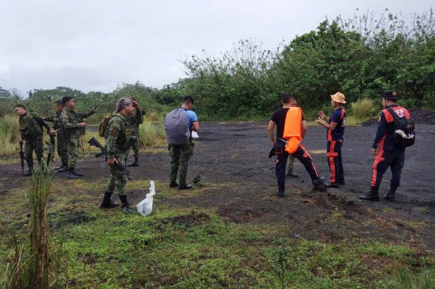 Patru morți, confirmați după ce un avion s-a prăbușit pe un vulcan în Filipine