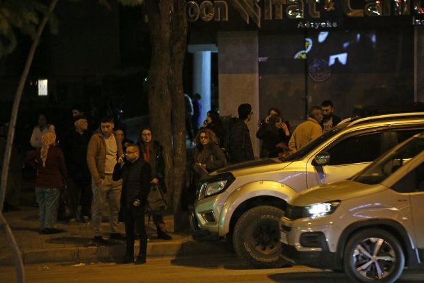Imagini cu panica instalată în Turcia după noile cutremure puternice care au lovit luni în regiunea Hatay