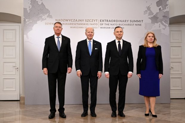 A început întâlnirea lui Joe Biden cu Klaus Iohannis și alți 8 lideri de pe flancul estic al NATO. Care sunt mizele reuniunii din Polonia