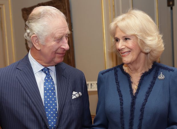 Regele Charles al III-lea vrea să îi ofere titlul de „regină” soției sale, Camilla, după încoronare, potrivit presei britanice