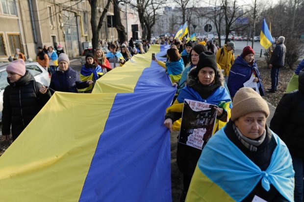 Bani de cazare și masă pentru ucraineni, doar dacă se angajează sau își înscriu copiii la școală. Sumele vor ajunge direct la familii