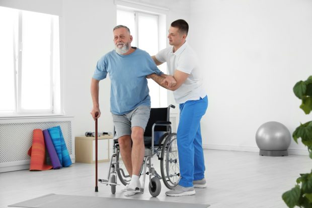 De ce să apelezi la un centru medical pentru recuperarea după un AVC