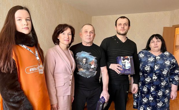„Oamenii sunt fericiți”. Spumă de ras și șampon, oferite dreptul ajutor familiilor soldațiilor ruși decedați în război
