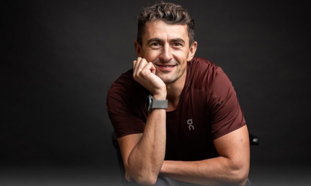 Un clujean de 37 de ani va alerga la un ultramaraton în zona arctică pentru copiii bolnavi de cancer