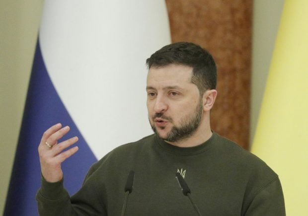 Volodimir Zelenski spune că Ucraina va continua să apere orașul Bahmut, dar „nu cu orice preț”