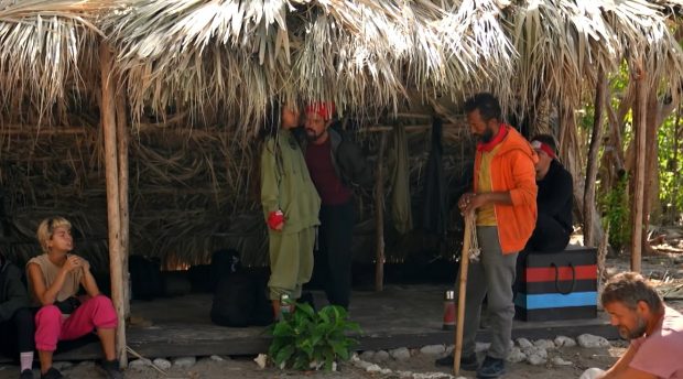 Imagine Stire Bătaie la Survivor 2023: „Ai venit să arunci cu noroi în toată lumea”. Concurenții și-au primit pedeapsa de la Daniel Pavel | 2review.ro