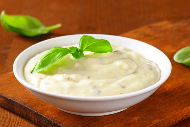  Istoria, Ingredientele și Rețetele Sosului Caesar: Cum Să Gătești Sau Să Servești Cel Mai Iubit Sos pentru Salate!