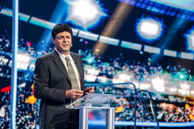 Imagine Stire Marcelo Cobzariu l-a imitat pe Cristi Borcea la „iUmor”: „Singura mea dragoste adevărată în viața asta a fost Dinamo” | 2review.ro