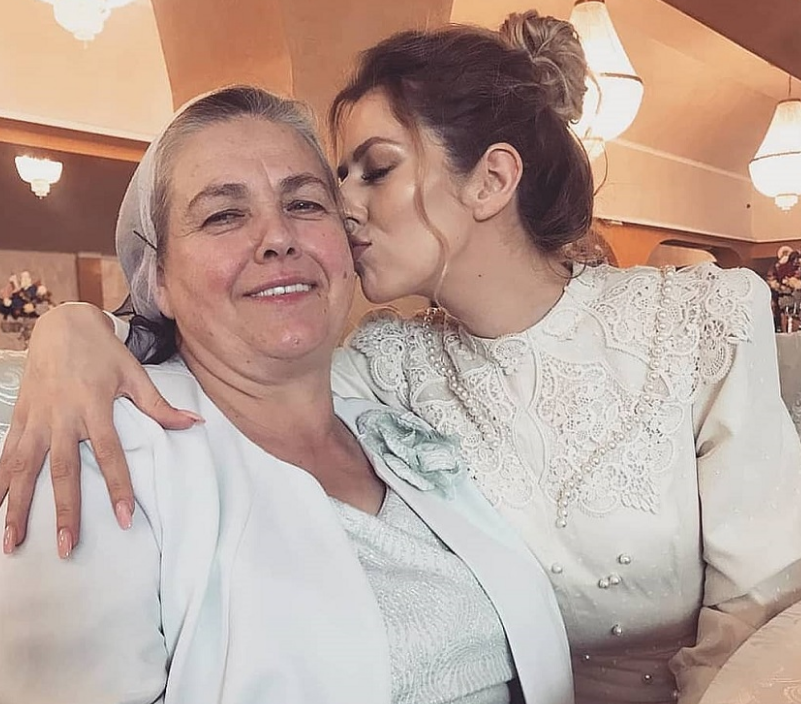 Lidia Buble's Emotional Outburst on the Internet Reveals Troubling State: "I've been shattered into billions of pieces" 11 lidia buble si mama ei 2