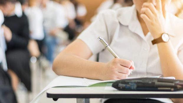 Evaluarea națională pentru clasa a VI-a, amânată din cauza grevei profesorilor. Testările, reprogramate peste o săptămână