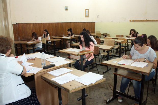 Evaluarea națională 2023 Matematică. Câți elevi au absentat de la proba de mate. Unul singur a fost eliminat