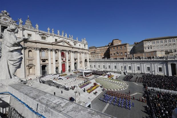 Vaticanul trimite primul său satelit în spațiu, la bordul căruia se află o rugăciune a Papei Francisc