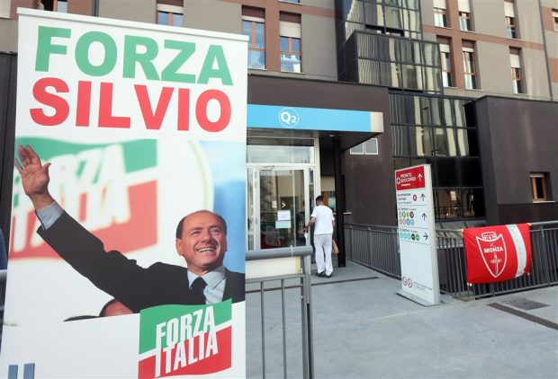 Silvio Berlusconi a ieșit de la terapie intensivă, dar rămâne internat în spitalul din Milano
