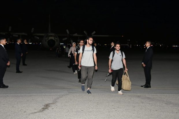 Cetățeni străini, evacuați din mijlocul luptelor sângeroase din Sudan