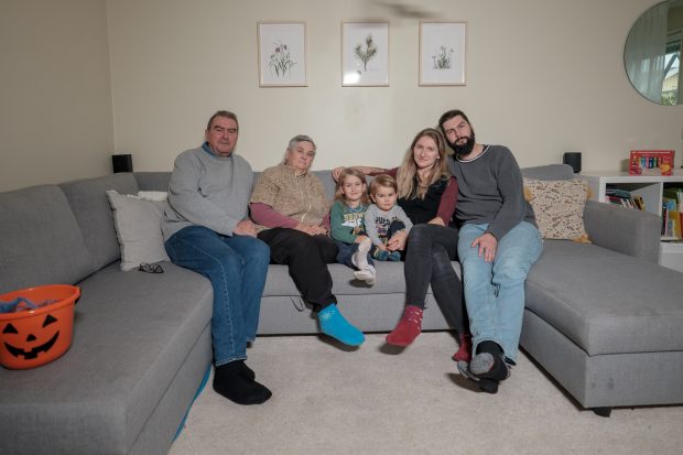 Lecțiile vieții unei familii de români cu doi copii, în țara europeană unde „costul grădiniței se calculează în funcție de venit”