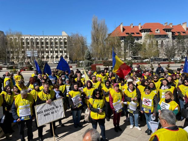 Sindicaliştii din învăţământ anunţă că vor declanşa grevă generală. Ce nemulțumiri au aceștia