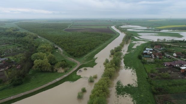 Cod roşu de inundaţii pe Bârzava, în județul Timiș. A fost emis mesaj Ro-Alert