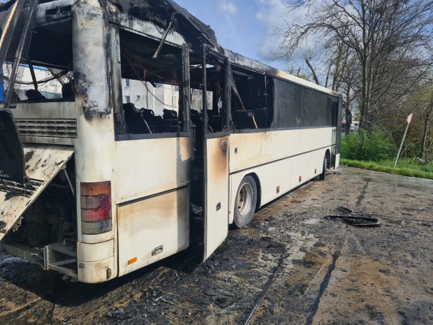 Un autocar cu 40 de oameni la bord a luat foc în mers, în Timișoara