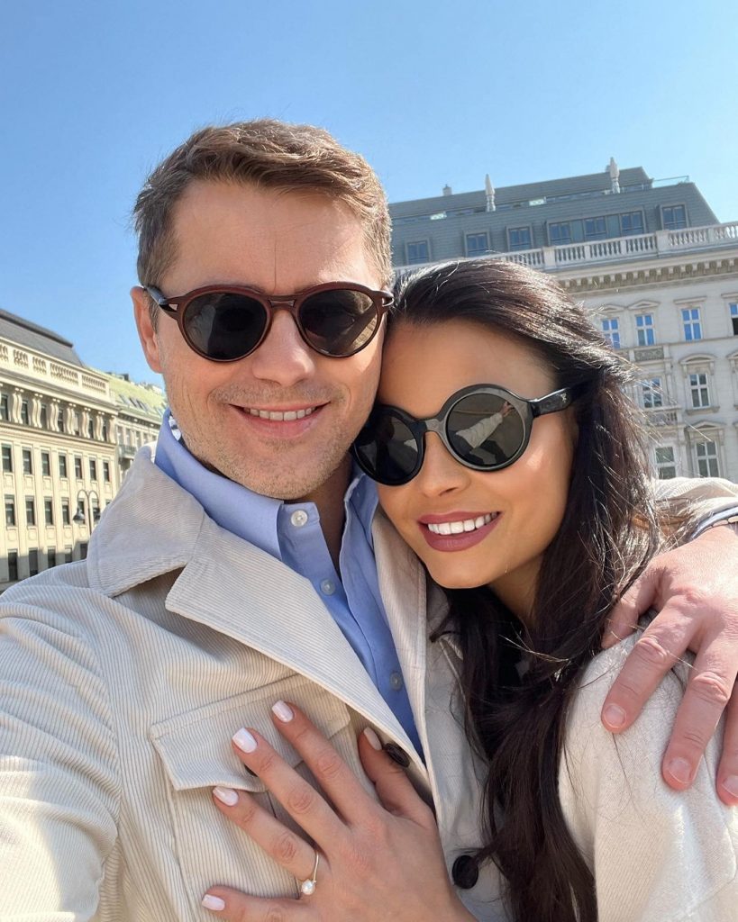 Câți bani primește Adrian Sînă pentru a susține evenimentele din India: Detalii despre onorariu și extravaganta nunților de trei zile 10 anca serea si adrian sina 1