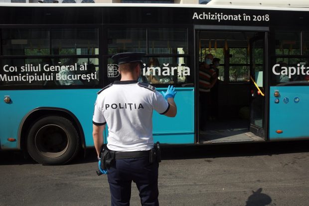 Șoferul unui autobuz din București a mai condus 7 km după ce a lovit mortal un pieton