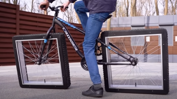 A apărut bicicleta cu roți pătrate: „E complet funcțională, poți lua și viraje”