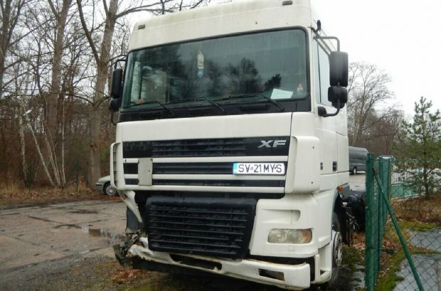 Un camion românesc cu un milion de km parcurși și tras pe dreapta de poliție e abandonat de ani de zile lângă o autostradă germană