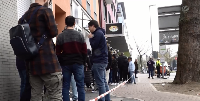 Un fast-food din Bochum vinde un kebab cu 30 de euro. Din ce este făcut
