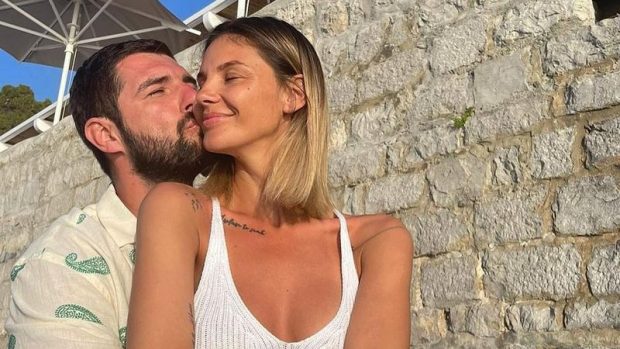 Cătălin Cazacu rupe tăcerea după despărțirea de Ramona Olaru. „Mă uit, simt durerea, închid ușa, merg mai departe”