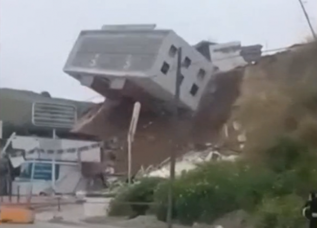 Momentul în care o clădire se prăbușește pe o stradă din Tijuana, Mexic – VIDEO