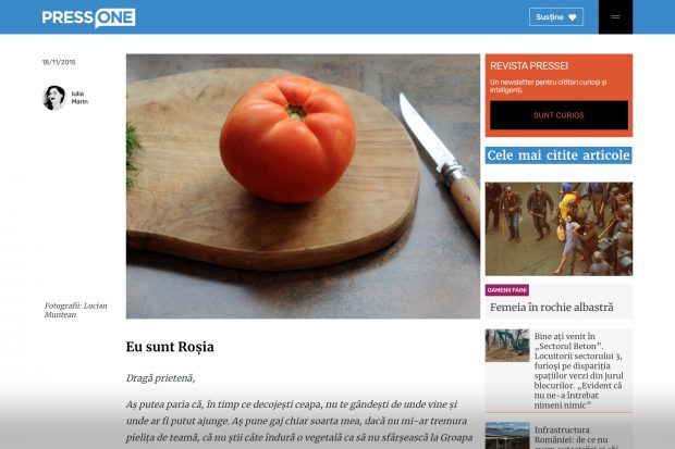 Fata în rochie roșie