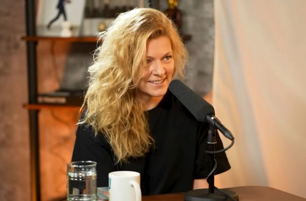 Imagine Stire Dana Nălbaru, motivul pentru care s-a retras din viața publică și s-a pocăit: „Când băiețelul meu s-a îmbolnăvit am crezut că-l pierdem” | 2review.ro
