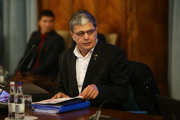 Un economist contrează scăderea fondului de salarii la stat cu peste 30%: „Ar fi un dezastru politic și social”