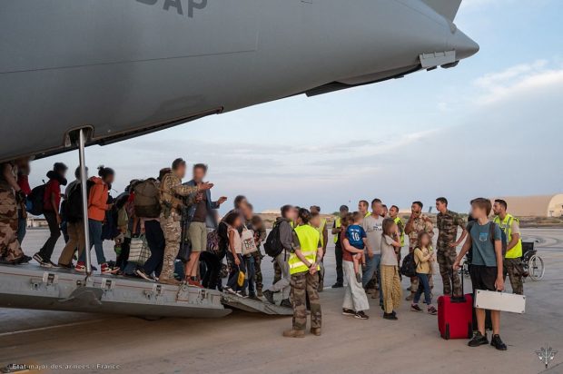 Alți 11 români au fost evacuați din Sudan în ultimele două zile. Câți au fost salvați din calea războiului
