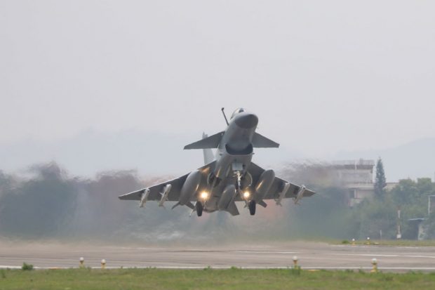 Taiwan a detectat 35 de aeronave chineze în jurul insulei și șapte nave. Beijingul a promis că „presiunea militară va continua”
