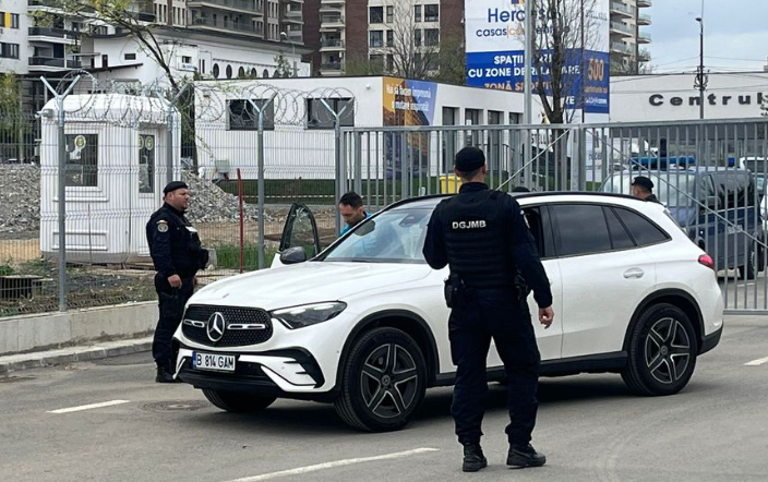 Suporterii s-au luat la bătaie înainte de derby-ul din Liga a II-a CSA Steaua - Dinamo. 900 de jandarmi, mobilizați | VIDEO