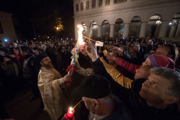 Catolicii ar trebui să celebreze Paștele după calendarul ortodox, nu invers, spune directorul Muzeului Brukenthal. Există un precedent
