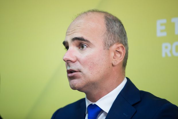 Rareș Bogdan, audiat ca martor la DNA în dosarul măștilor neconforme MApN – Țuțu – Pițurcă