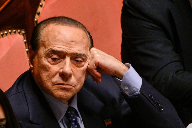 Silvio Berlusconi, fost premier al Italiei, este internat la terapie intensivă într-un spital din Milano