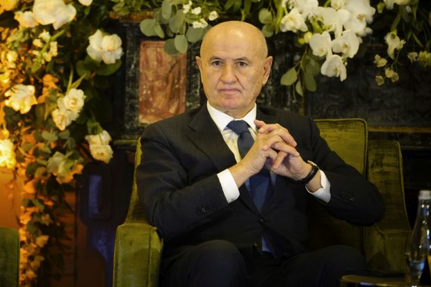 Afacerea de 50 de milioane de euro a lui Copos: A împrumut bani de la CEC să ridice o clădire, iar banca de stat a devenit chiriaş şi îi plăteşte ratele