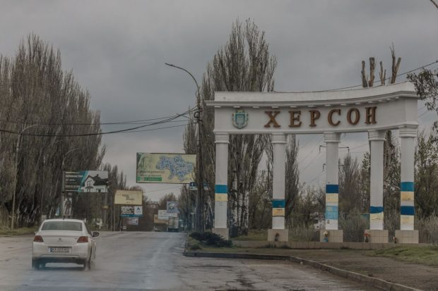 Ucraina organizează raiduri pe malul estic al râului Nipru, în Herson, în timp ce contraofensiva se prefigurează